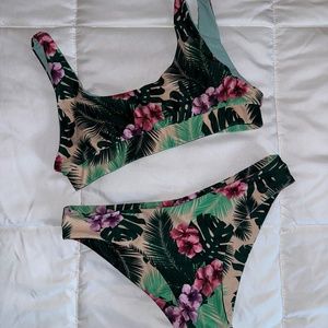 Kulani Kinis floral bikinis